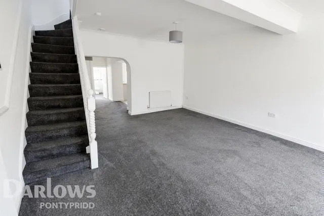 Llewelyn Street, Pontypridd, photo 2