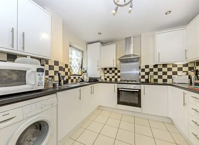 Photo 2 — Stanborough Road, Hounslow, TW3