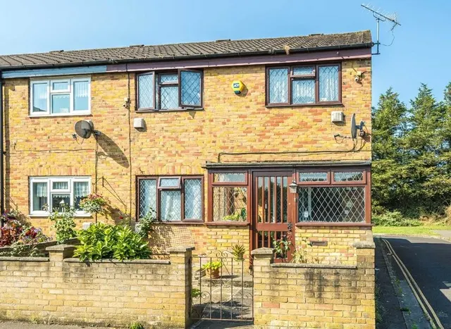 Stanborough Road, Hounslow, TW3, photo 1