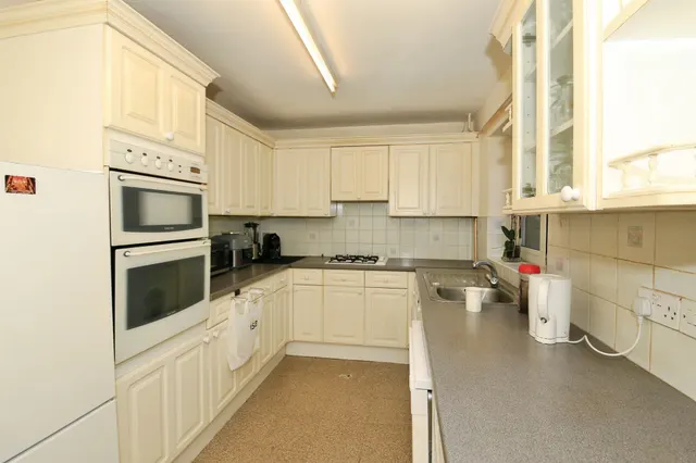 Walcot Walk, Peterborough, PE3, photo 3