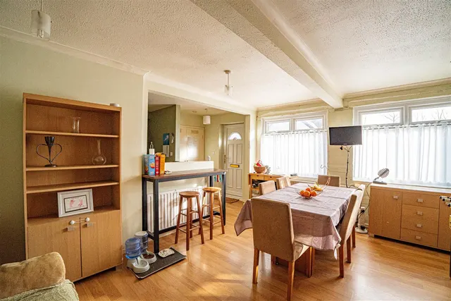 Beauharrow Road, St. Leonards-On-Sea, photo 3