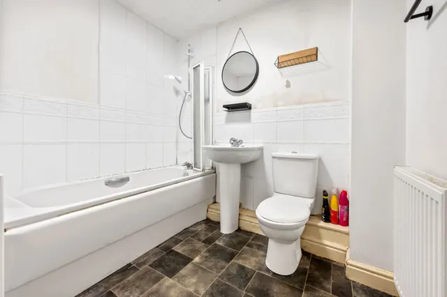 Photo 3 — Parkside Avenue, Skelmersdale, Skelmersdale, WN8 8BQ