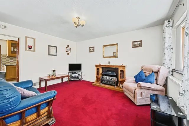 Windsor Close, Long Buckby, NN6, photo 3