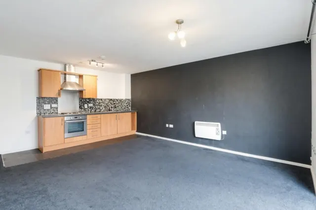 Penstock Drive, Cliffe Vale, ST4, photo 3