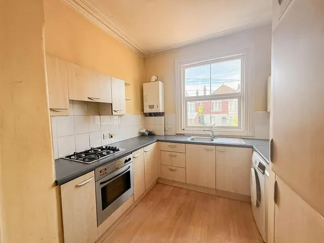 Photo 3 — Dorset Road, Bexhill, TN40 2HT