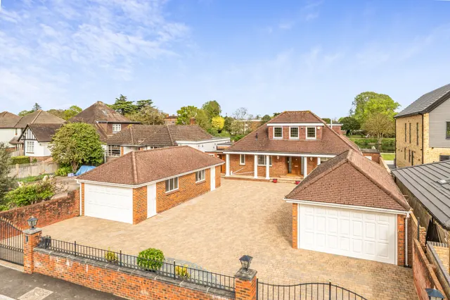 Mayfield Gardens, Staines-Upon-Thames..., photo 1