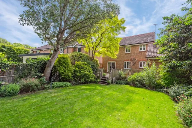 Photo 2 — Gossmore Walk, Marlow SL7 1QZ