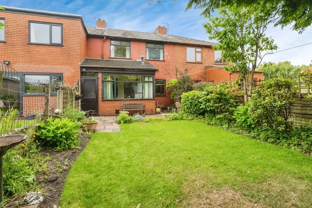 Dobb Brow Road, Westhoughton, BL5, photo 2