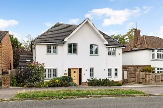 Meadow Walk, Harpenden, AL5, photo 1