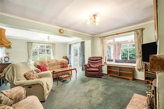 Longdown Road, Lower Bourne, GU10, photo 2
