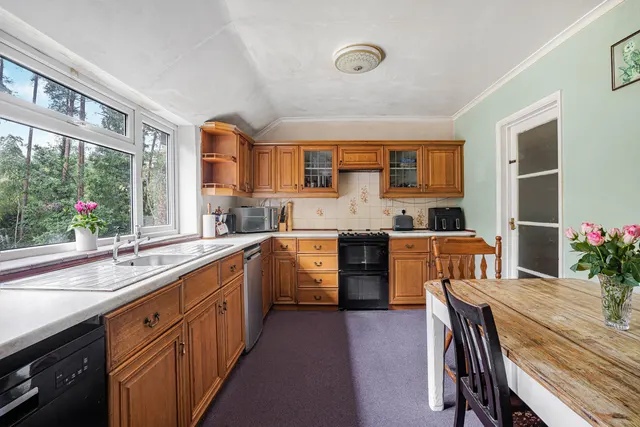 Longdown Road, Lower Bourne, GU10, photo 3