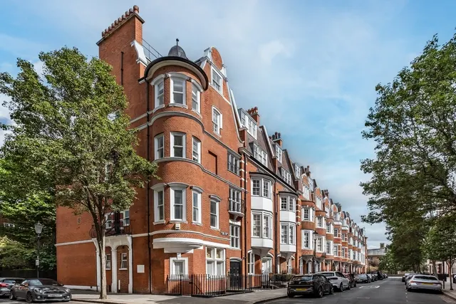 Photo 2 — 7-9 Sloane Court West London SW3