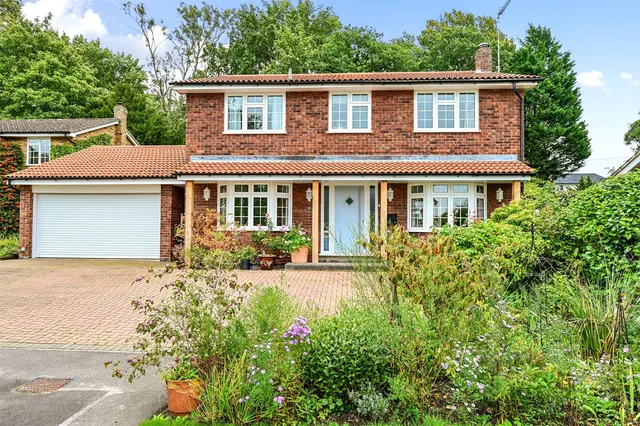 Cottage Green, Hartley Wintney, Hook, Hampshire, RG27 8DJ, photo 1