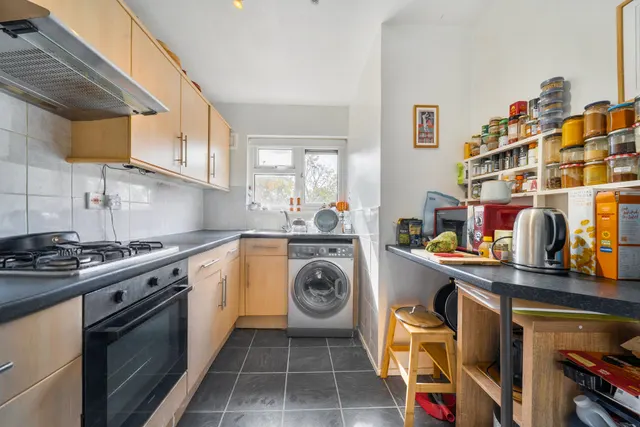 Photo 3 — 58 Church Hill Road, London