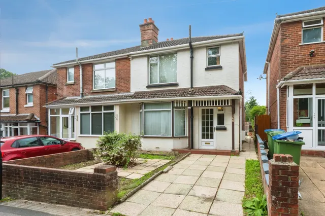 Warren Avenue, SOUTHAMPTON, photo 1