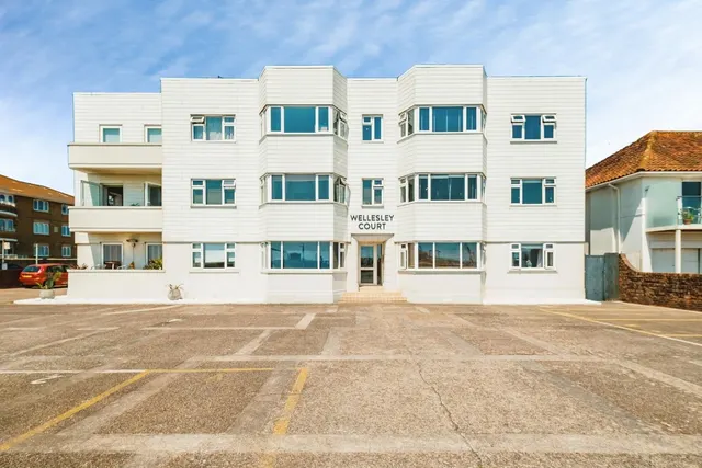 West Parade, Worthing, BN11, photo 1