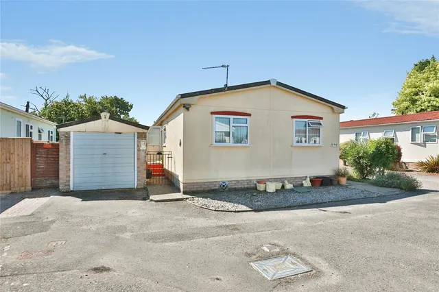 Lumby Drive, Mobile Home Park, BH24, photo 1