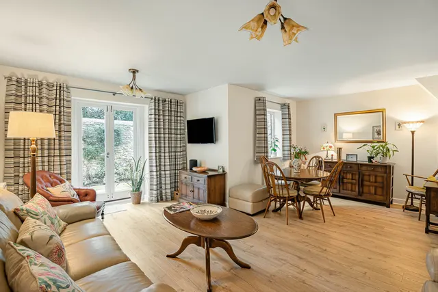 Garth Court, Bicester, photo 2