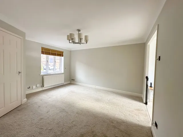 Austins Close, Market Harborough, LE16, photo 3