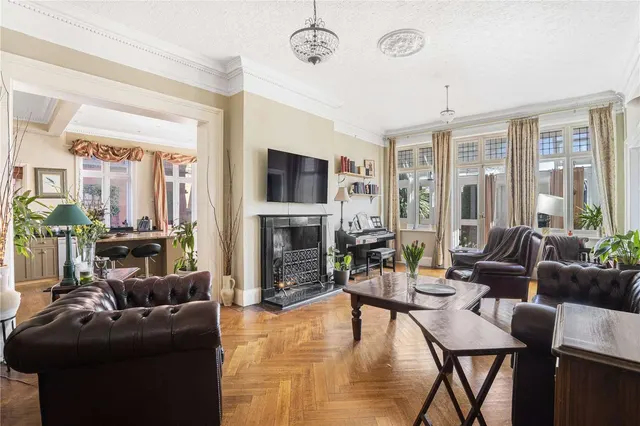 Photo 2 — Charlbury Grove, London, W5 2DY