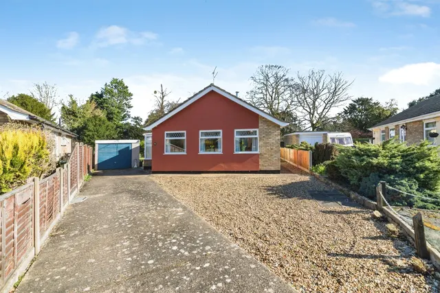 Elms Close, Earsham, NR35, photo 1