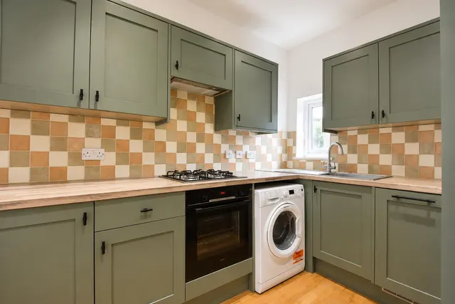 Upper Richmond Road West, Richmond, TW10, photo 3