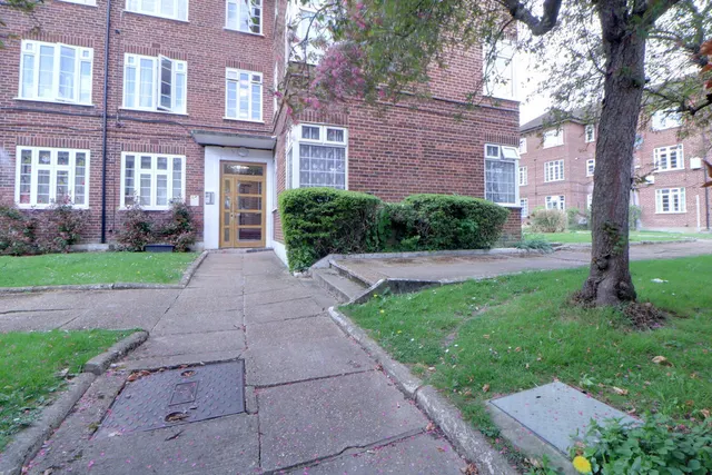 Wembley Park, HA9, photo 1