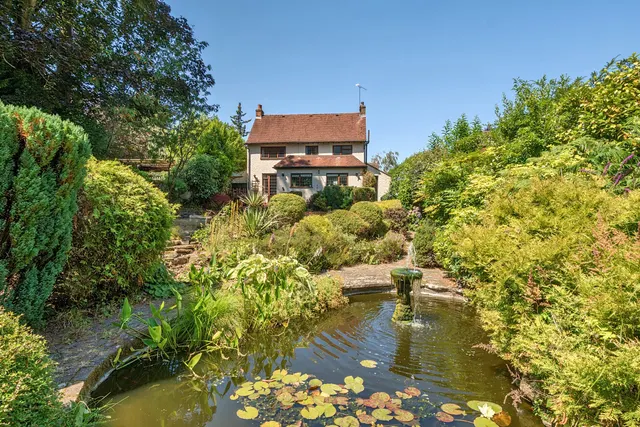 Oakfield Lane, Keston, BR2, photo 2