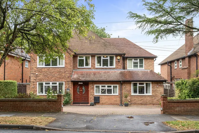 Westbury Road, Northwood, HA6, photo 1