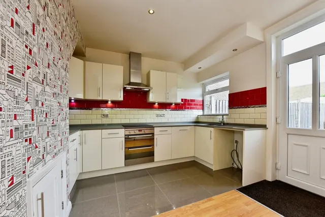 Ridgehill Avenue, Sheffield, S12, photo 2