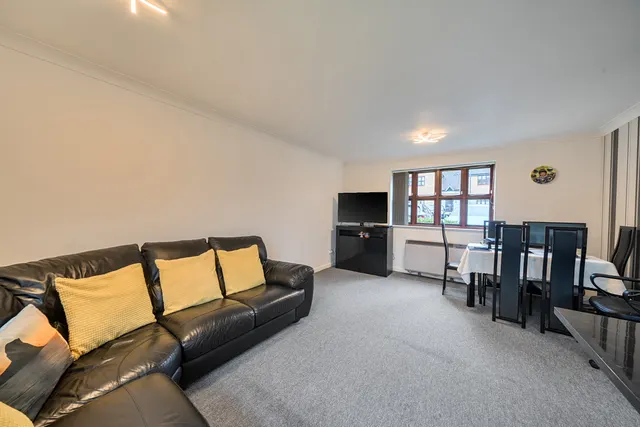 Lodgehill Park Close, Harrow, HA2, photo 3