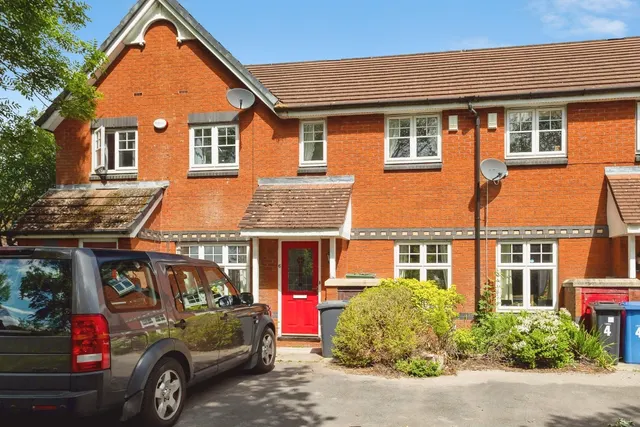 Chapel Drive, ASHTON-UNDER-LYNE, Lancashire, OL6, photo 1