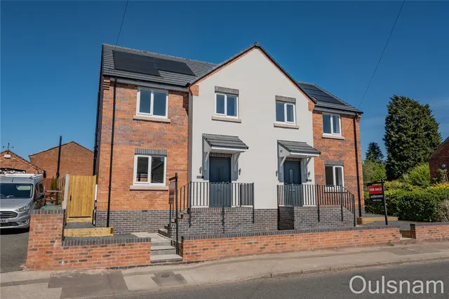 Barley Mow Lane, Catshill, Bromsgrove, Worcestershire, B61 0LU, photo 1