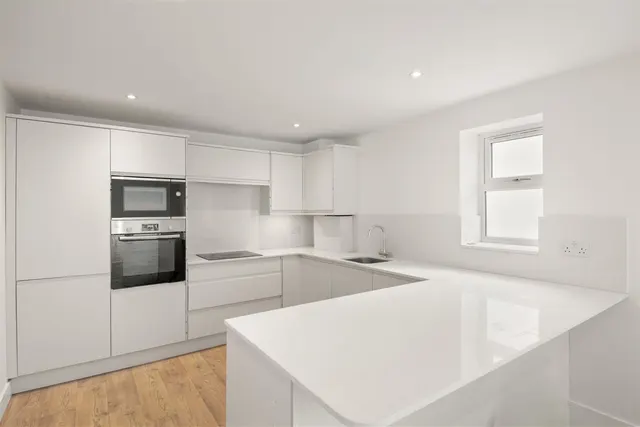 Harefield Road, Uxbridge, photo 1