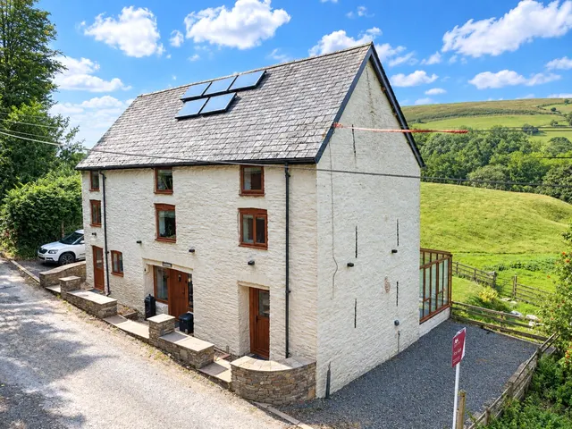 Glascwm, Llandrindod Wells, LD1, photo 1