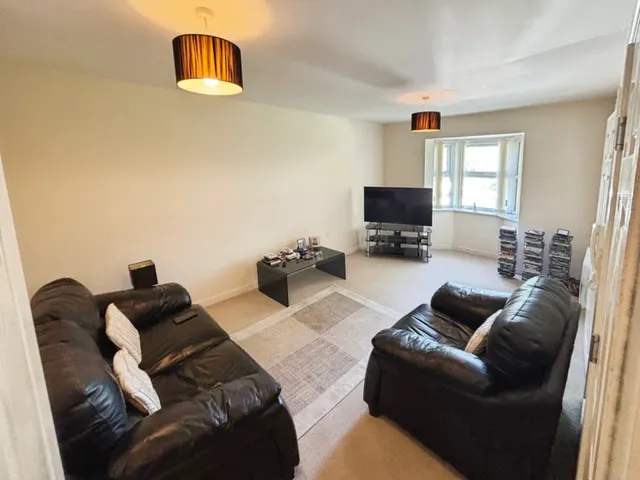 Whitehall Croft, Lower Wortley, photo 1