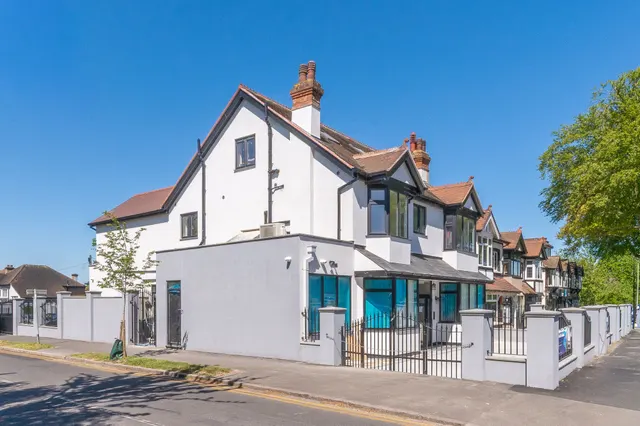 Flat 3, 31 Waverley Way, Carshalton, photo 1