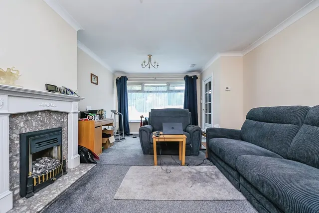 Photo 2 — Brookthorpe Way, Silverdale, Nottingham, NG11