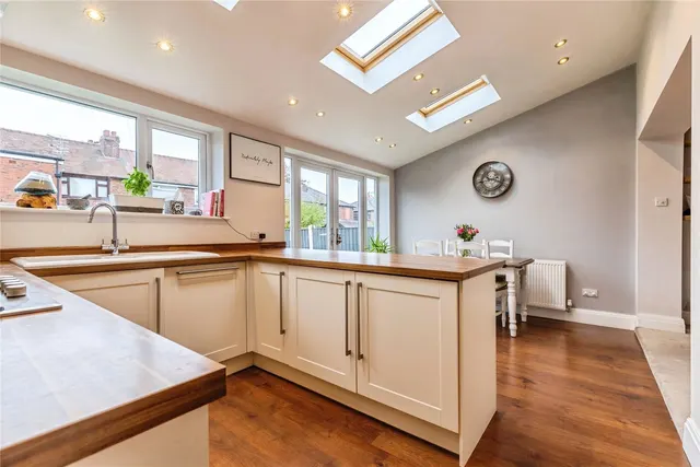 West Meade, Swinton, M27, photo 1