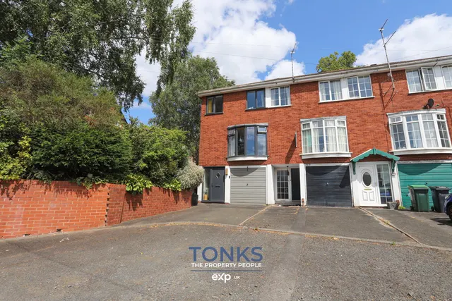 Halesowen Road, Cradley Heath, B64, photo 1