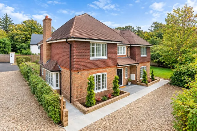Hookhill Lane, Woking, GU22, photo 1