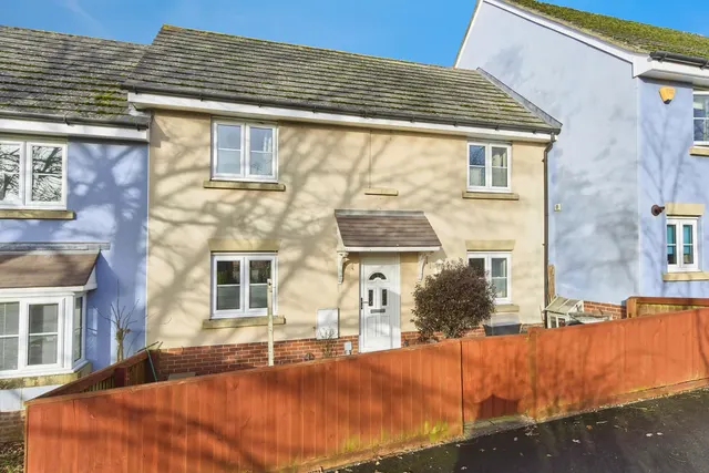 Monks Walk, East Cowes, PO32, photo 1