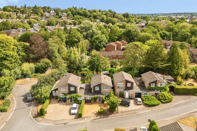 Photo 2 — Grange Close, Hertford