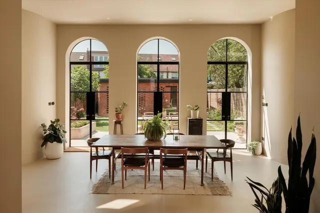 Leighton Gardens, London, NW10, photo 1