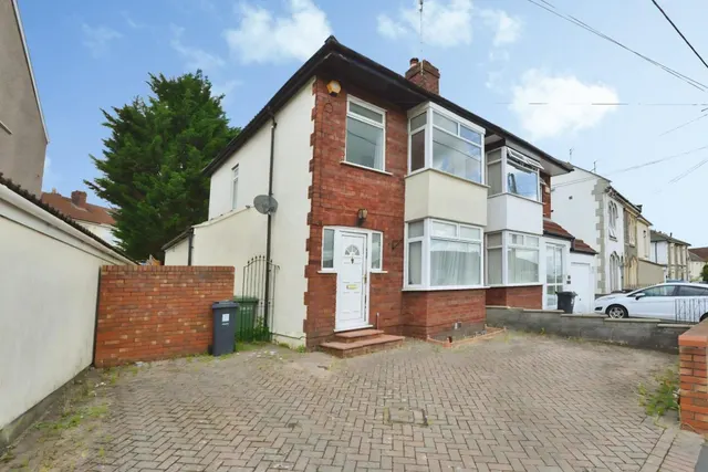 New Cheltenham Road, Kingswood BS15 1TJ, photo 1