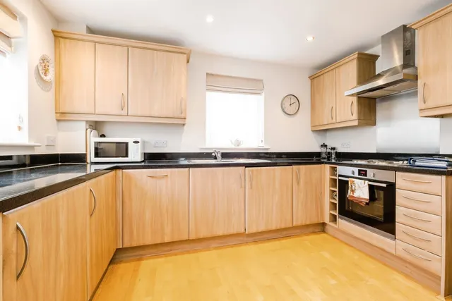 Photo 3 — Mornington Road, Woodford Green, IG8
