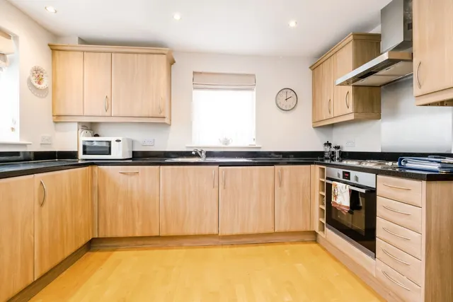 Photo 2 — Mornington Road, Woodford Green, IG8
