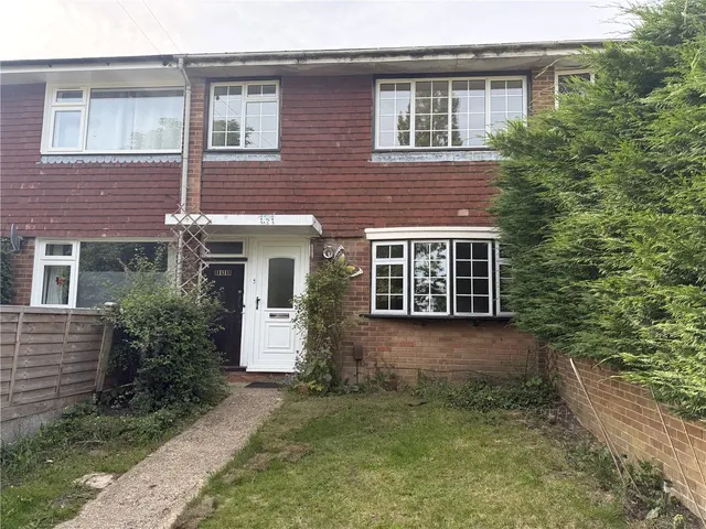 1 bedroom in farnham — Brougham Place, Farnham, Surrey, GU9