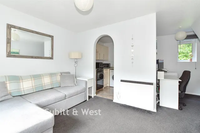Heath Road, Haywards Heath, RH16, photo 2