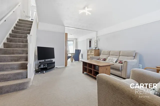 Photo 3 — Ark Avenue, Grays, RM16 6QR